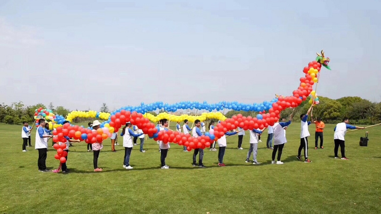 杭州团建活动户外拓展泡泡龙舞龙主题团建活动