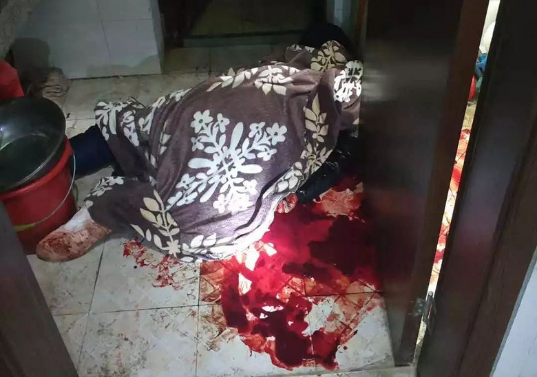 满地鲜血!危急关头.