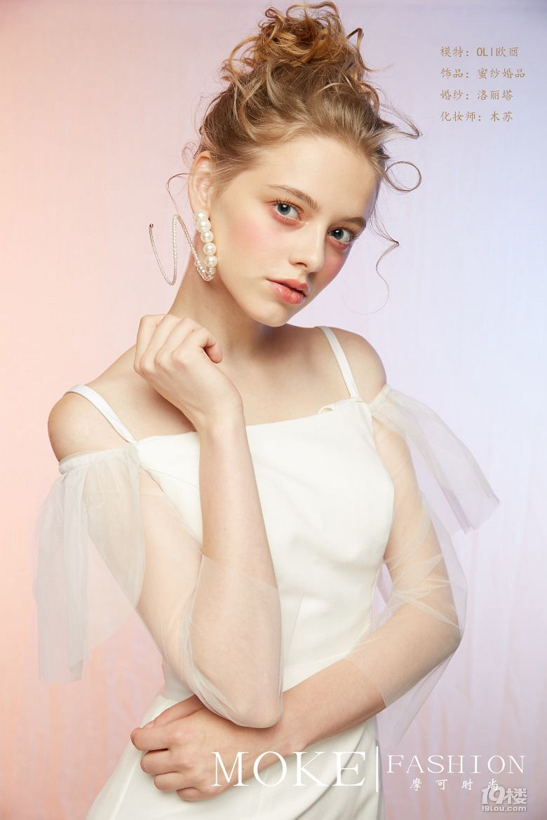 诚招化妆美甲摄影学徒做六休一