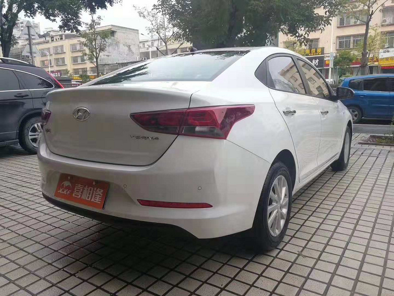 现代悦纳16款1.4自动活力板开走1.4万左右