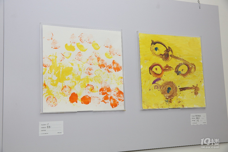 一場(chǎng)沒(méi)有主題的幼兒畫展,把家長(zhǎng)徹底給“藝術(shù)”了