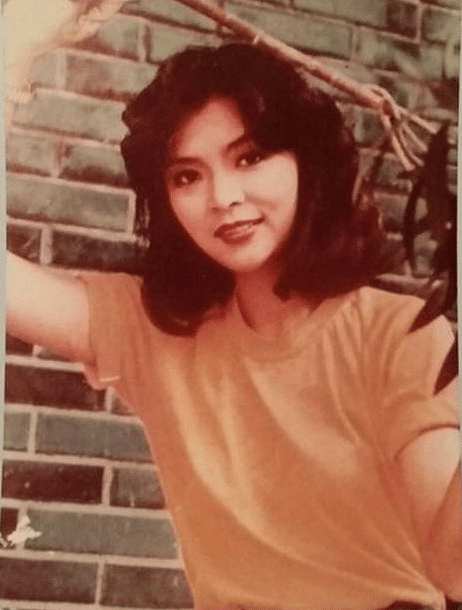 小龙女陈玉莲助阵杨过刘德华演唱会,周润发年轻时曾为她自杀