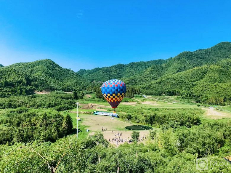 团建户外基地 室内运动馆 大型休闲娱乐基地推