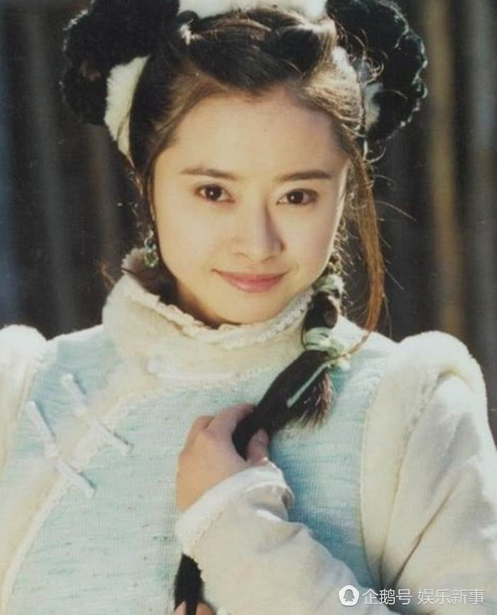 何美钿晒与翁虹合影,两大女神颜值超耐打,美颜前后变化不