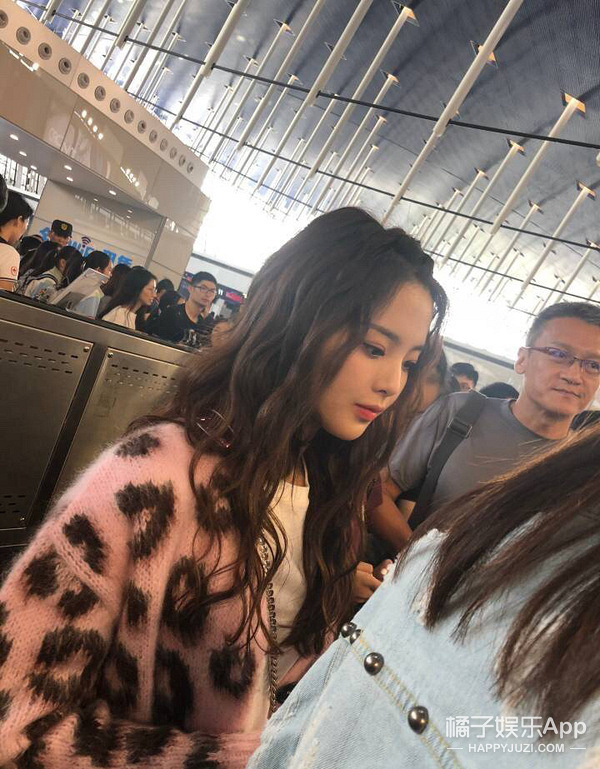 路人镜头下的女明星,最后赢的竟然是她?