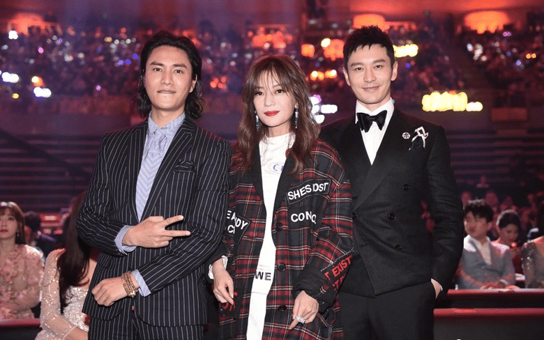 赵薇陈坤黄晓明合照曝光,43岁的他们同台,昔日土小子却赢了?