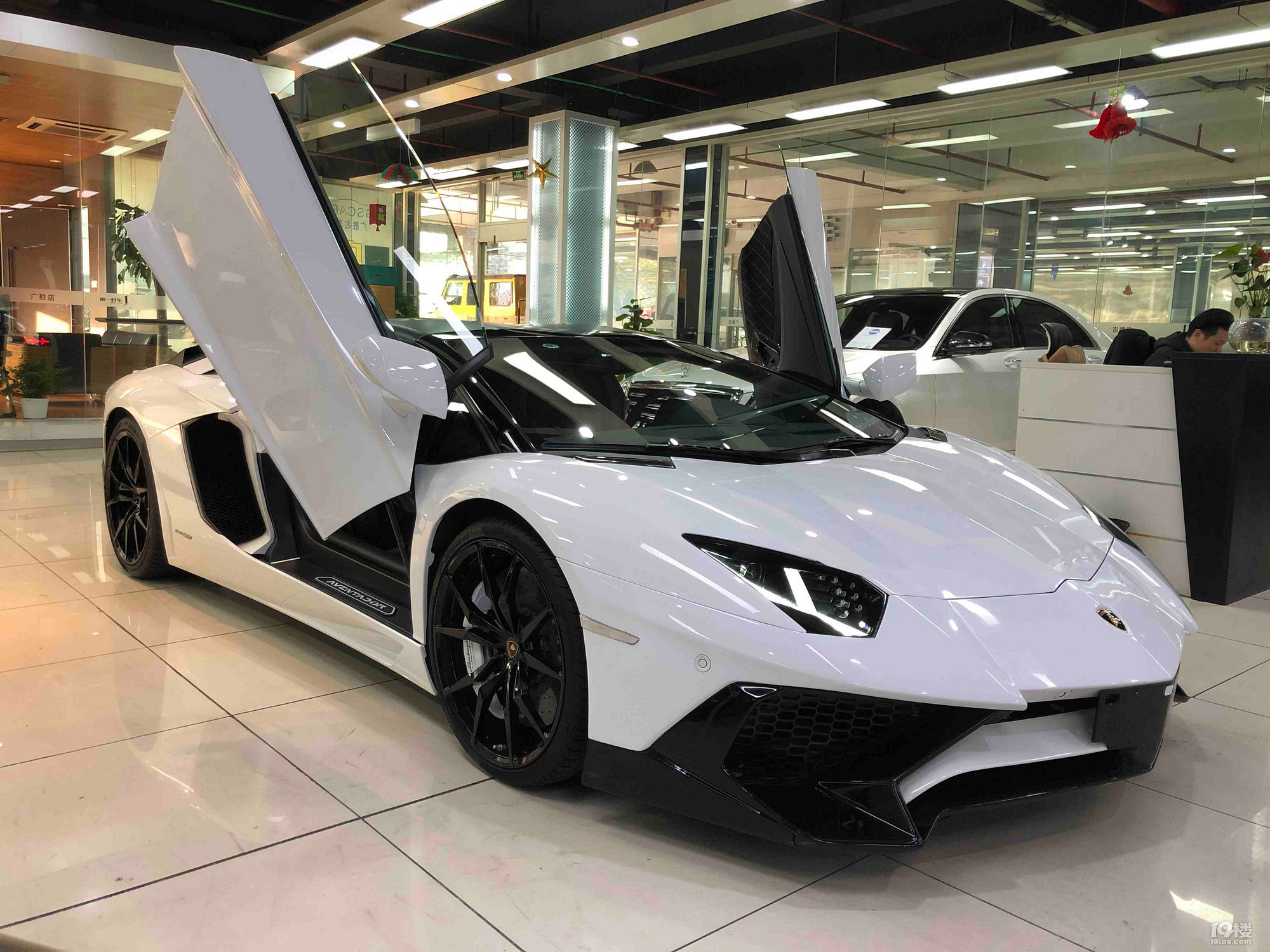 2017年1月兰博基尼lp700-4敞篷