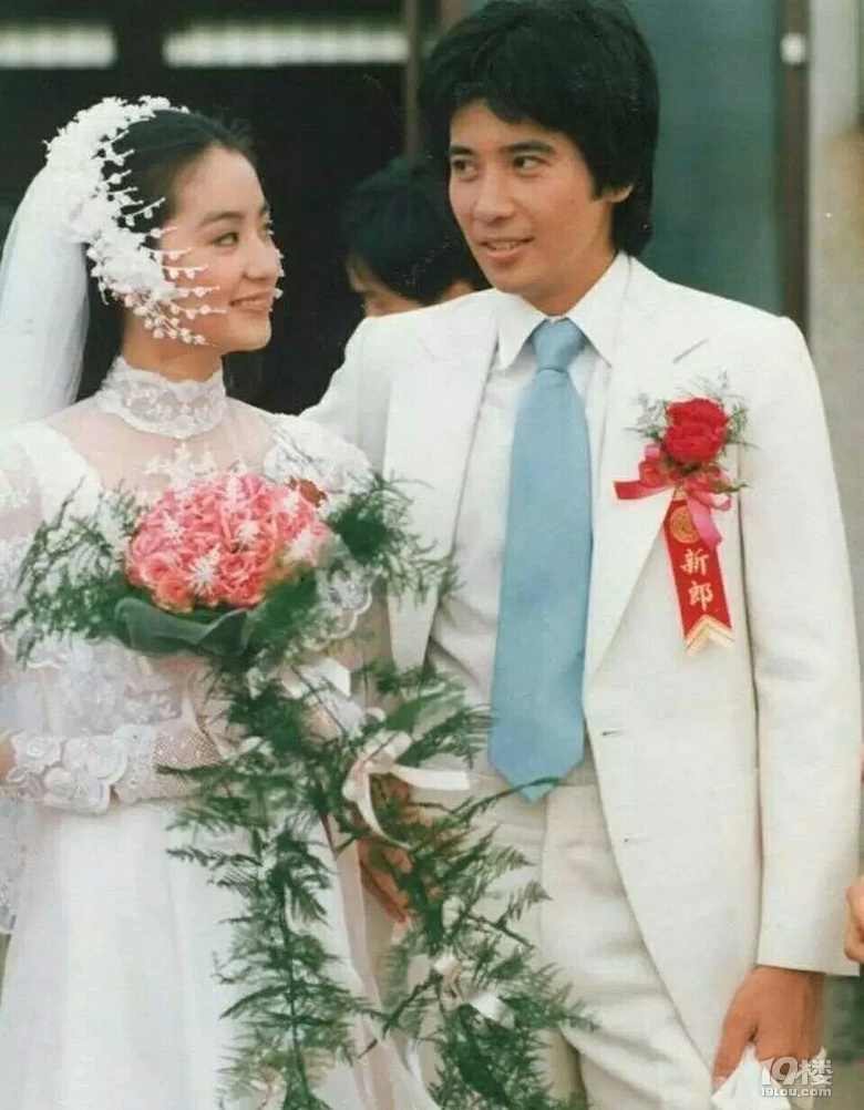 疯传64岁林青霞已领证嫁72岁秦汉出