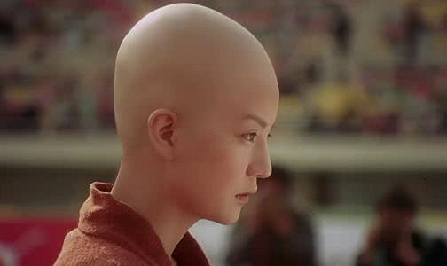 圈内神预言家莫小奇霸气自剃光头 但"最美光头"的女星其实是她