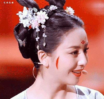 不愧是直男女神佟丽娅曝新照又美出了新高度