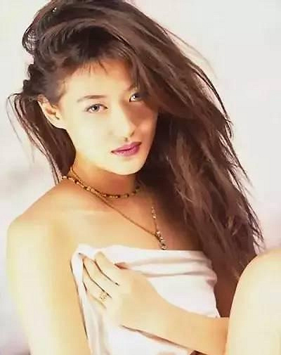 一脱成名,周星驰力捧,绝美容颜却用自杀结束生命