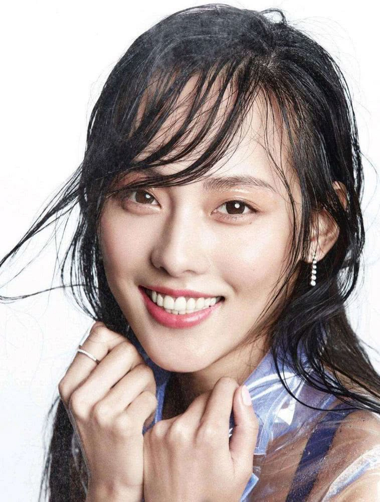 张嘉倪12年前有多美?琼瑶夸她摄人心魄,凭紫菱一角惊艳众