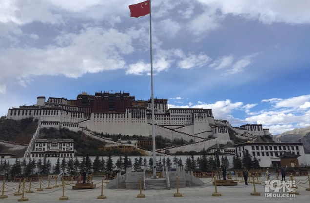 自驾西藏，随手一拍都可做壁纸，你心动了吗?