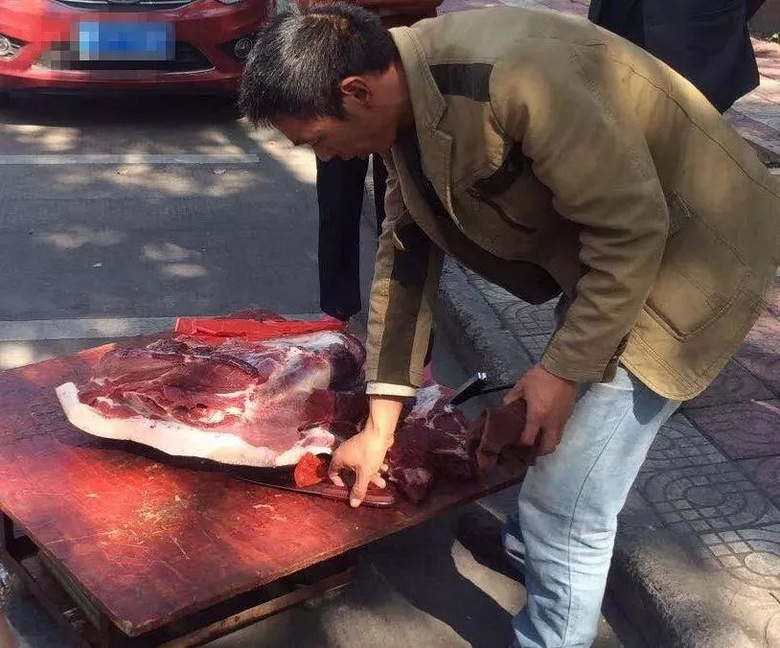 萧山街头卖野猪肉的路边摊,大家千万不要买!很可能是这种肉