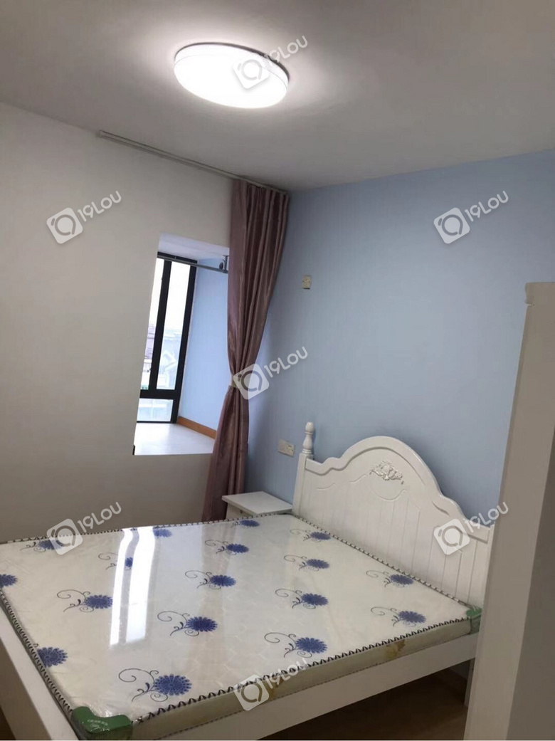 转租闸弄口朝南独卫带飘窗 押一付一 第一个月