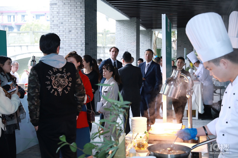 在西溪喜來(lái)登偶遇萬(wàn)豪尋味之旅,一次吃到六家萬(wàn)豪的招牌菜~