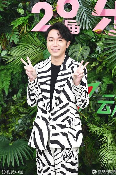 东方风云榜红毯群星争艳 张杰蔡徐坤许魏洲等
