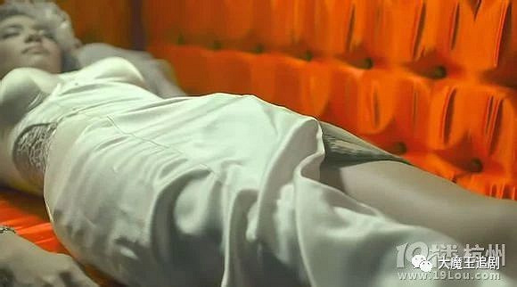 鬼三惊:是谁掀开了新娘的棺材盖?