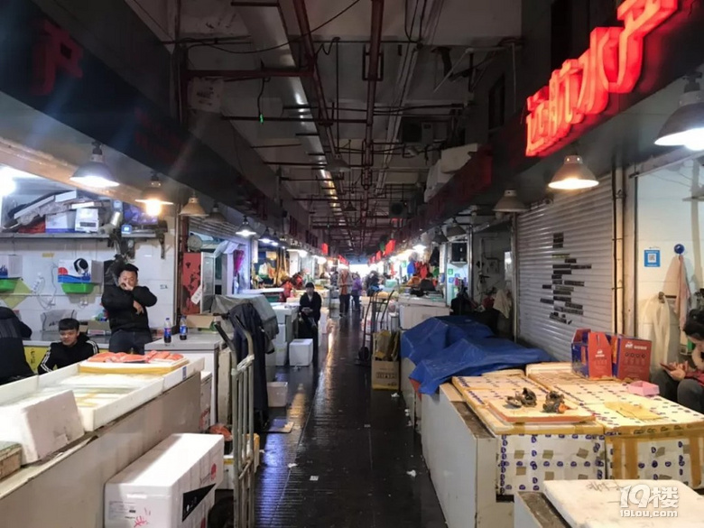 今天开始杭州最大最全的海鲜市场要搬了！以后买海鲜你得去这里…