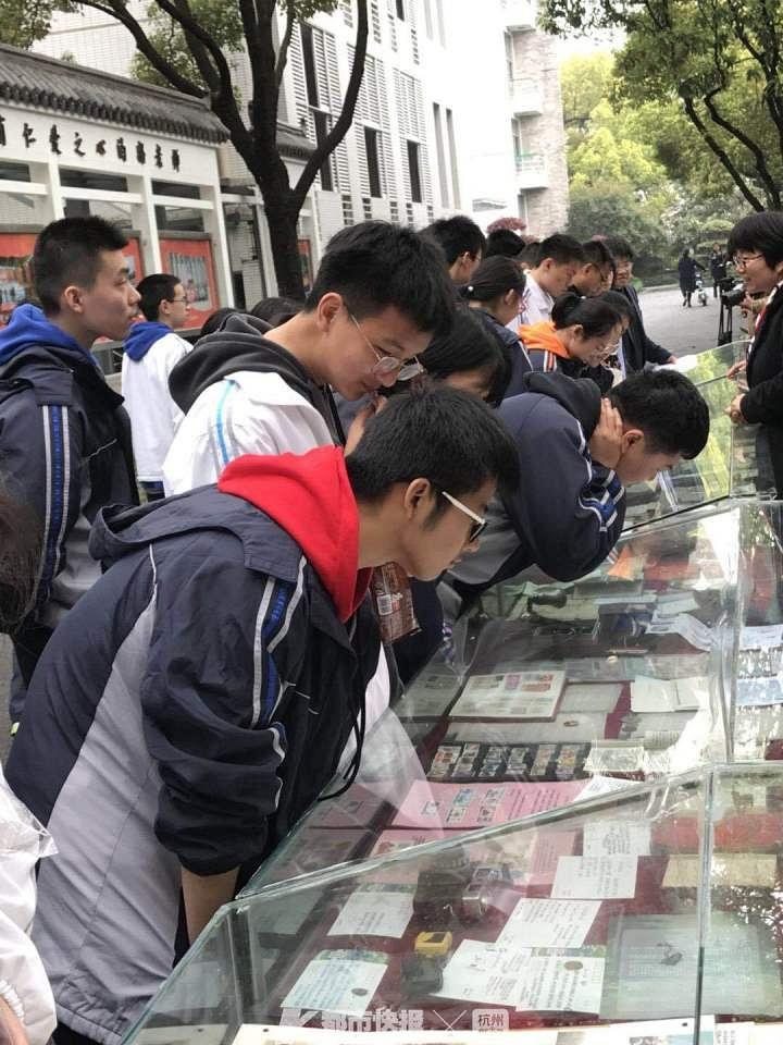 惊人！杭州一所学校上课时，有学生拿出一枚钱币，价值百万元！