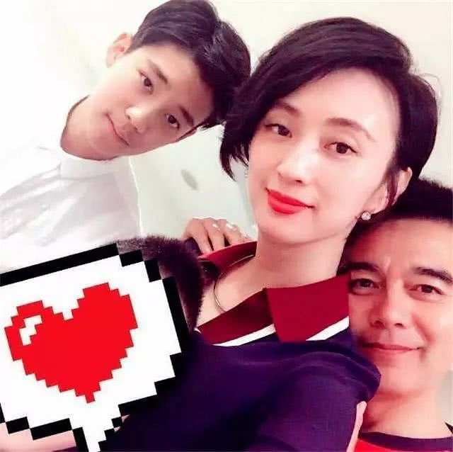 撞脸baby 热巴,今年中戏只有第一名能看