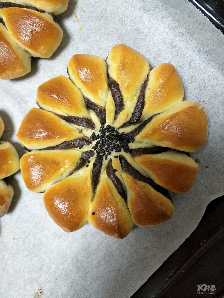 花朵面包豆沙