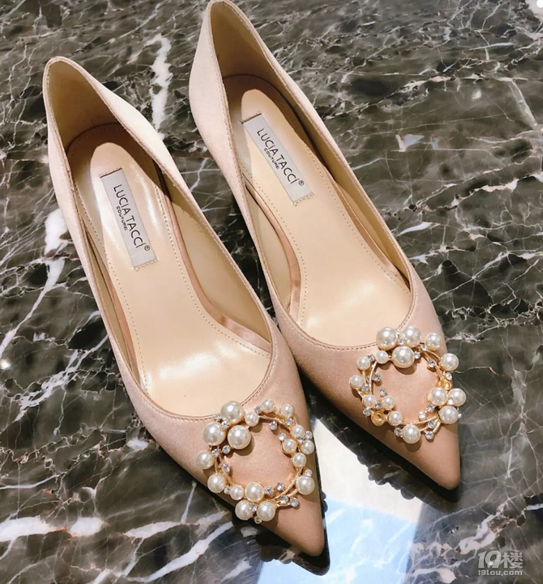 婚鞋选择4不要 婚礼当天不痛脚