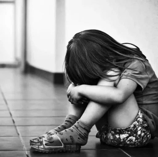 8岁小学女生被老师多次猥亵,校长竟然将案件"雪藏"