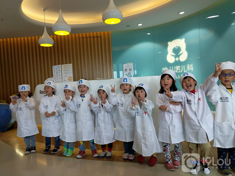 我今天去当小医生了,小家伙们对爸比说¡£