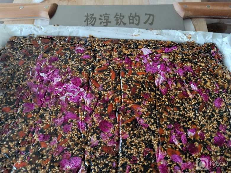阿胶糕,雪花酥出锅了