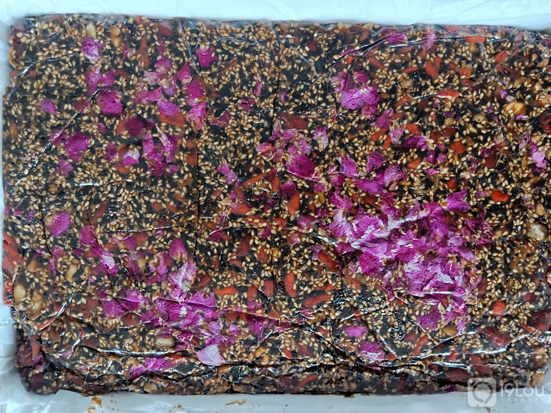 阿胶糕,雪花酥出锅了