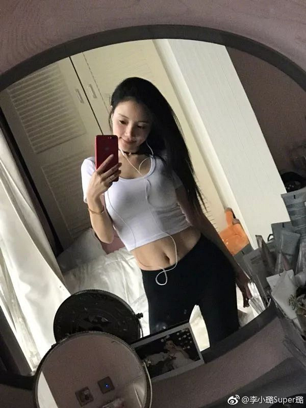 李小璐1998年旧照曝光,网友:以前好纯啊