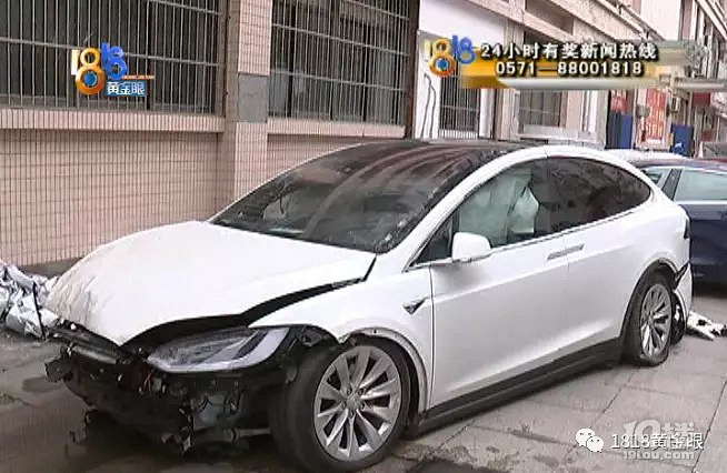 特斯拉突然加速撞墙车主说起飞了