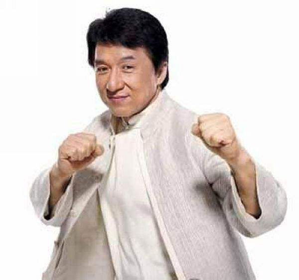 成家班旗号被利用行骗,成龙在线打假:大家小心