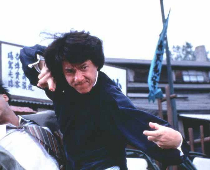 成家班旗号被利用行骗,成龙在线打假:大家小心