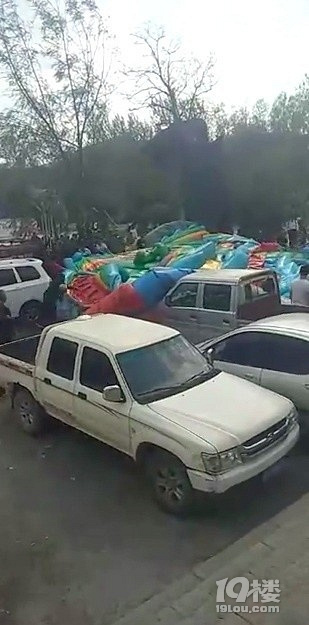 河北涞源突发龙卷风掀翻充气堡致2名儿童死