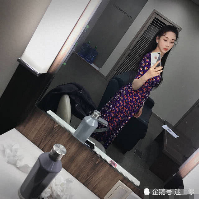 咸素媛晒产后综艺录制自拍照,身材恢复气色红