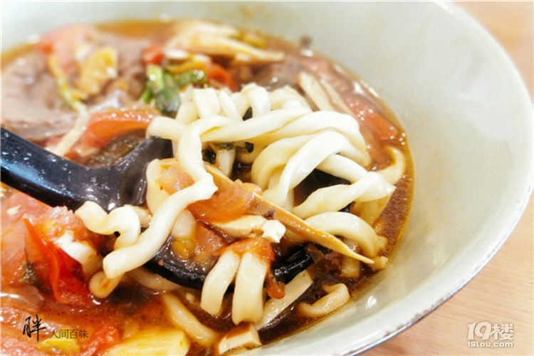 【杭州面館】四兩面條四兩配料,陳八兩面館的升級(jí)版來(lái)了