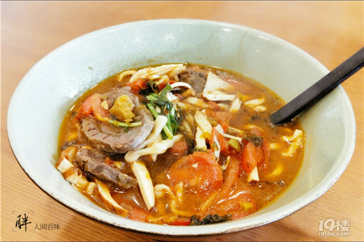 【杭州面館】四兩面條四兩配料,陳八兩面館的升級(jí)版來(lái)了