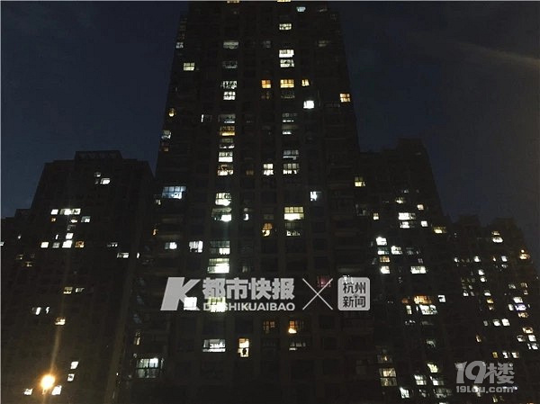 小伙杭州上班月入7000多元,在海寧租幾百的單間,每天來(lái)回!