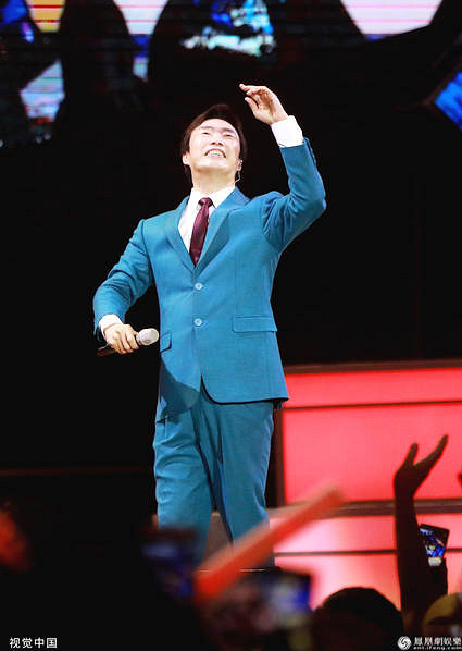 费玉清内地告别演唱会哽咽飙泪 网友大呼不舍