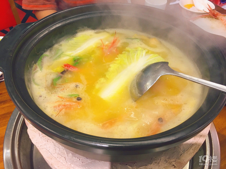 霸王餐+顏值與口味同時(shí)在線的網(wǎng)紅海鮮火鍋?zhàn)咂饉