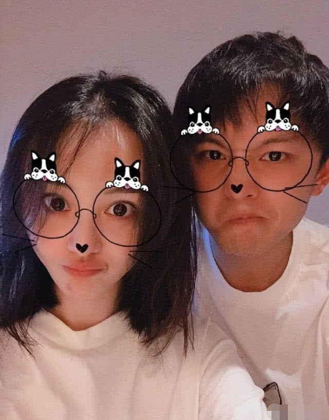 郑爽男友张恒西装照曝光,似霸道总裁上