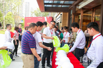 真品质,敢素颜!一起探班尚合府“工地开放日”