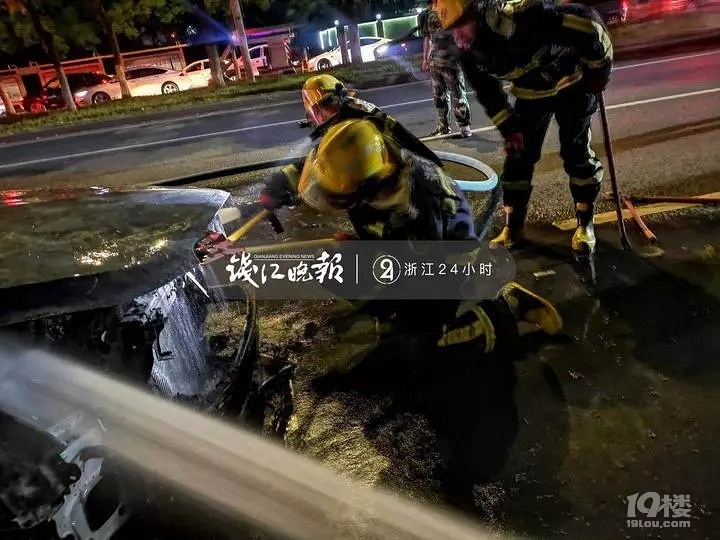 杭州5岁男孩上完英语课回家,轿车突然猛烈