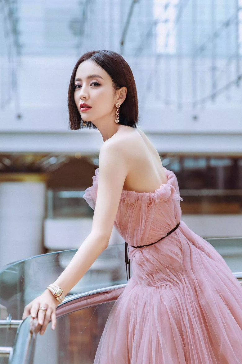 跟章子怡争面子,这个刷屏"女网红"赢了