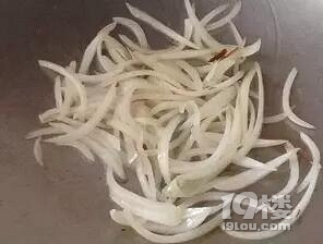 家常版的锅烧面很简单,牛得多的锅烧面给你不一样的味道
