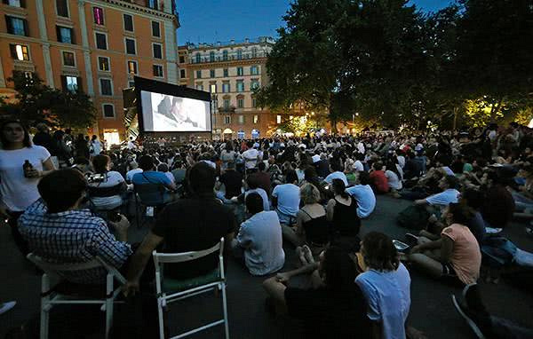 意大利右翼团体搅乱电影放映,引发全球电影界
