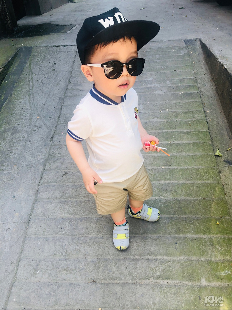 【娃的OOTD】谁说男孩子就不能打扮了-看大眼萌娃的时装秀