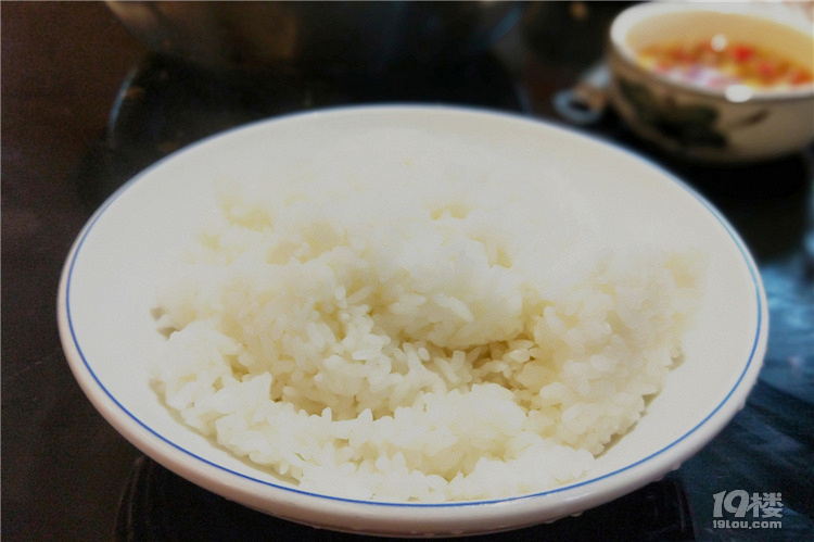 啤酒生蚝小龙虾,人间有味是清欢